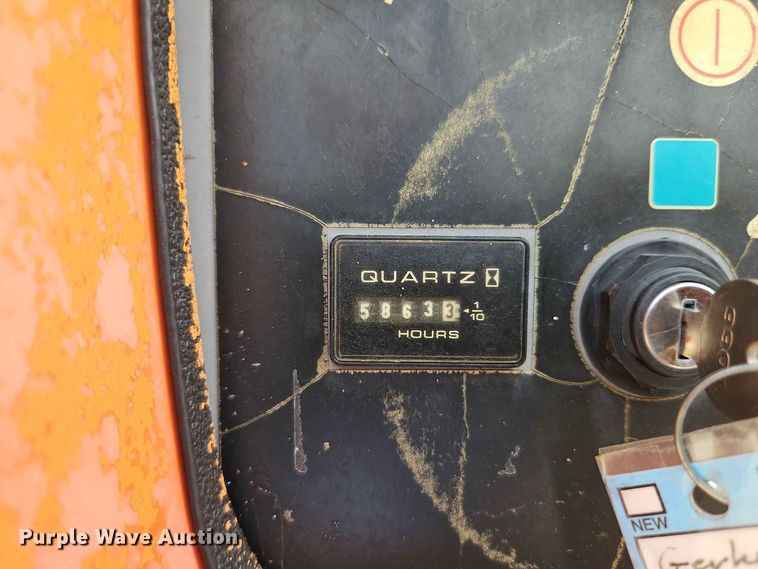 image for item EO8584 2008 JLG 600S boom lift
