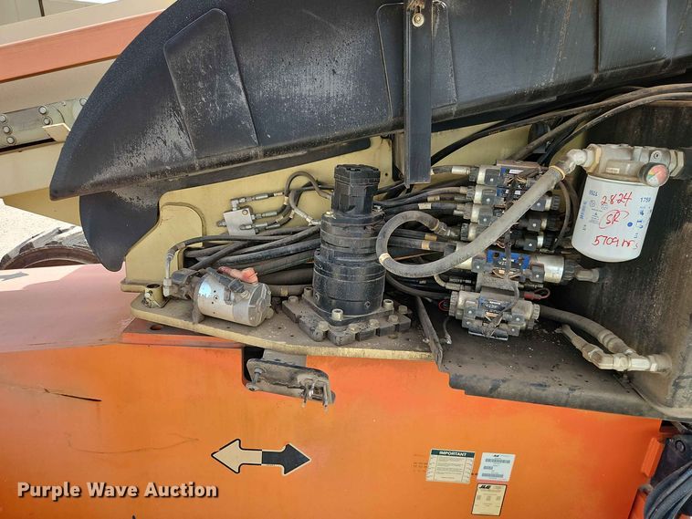 image for item EO8584 2008 JLG 600S boom lift