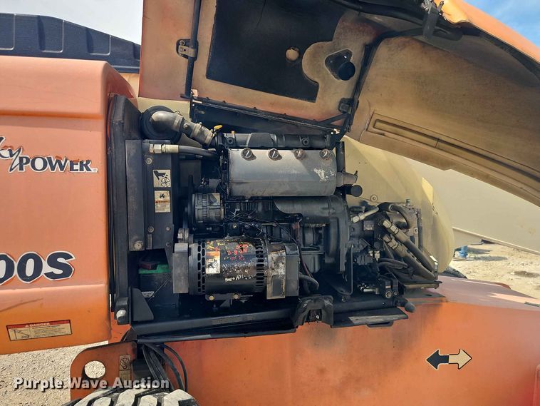 image for item EO8584 2008 JLG 600S boom lift