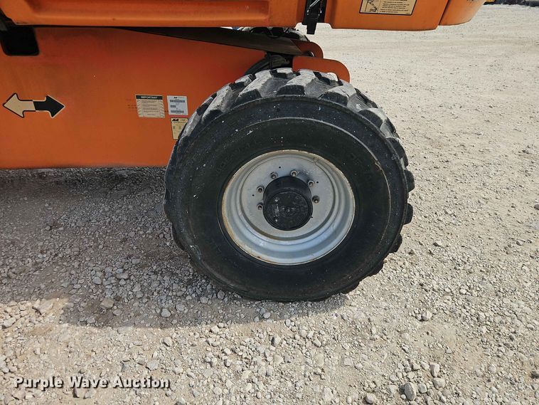 image for item EO8584 2008 JLG 600S boom lift