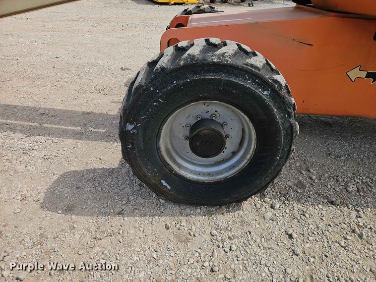 image for item EO8584 2008 JLG 600S boom lift