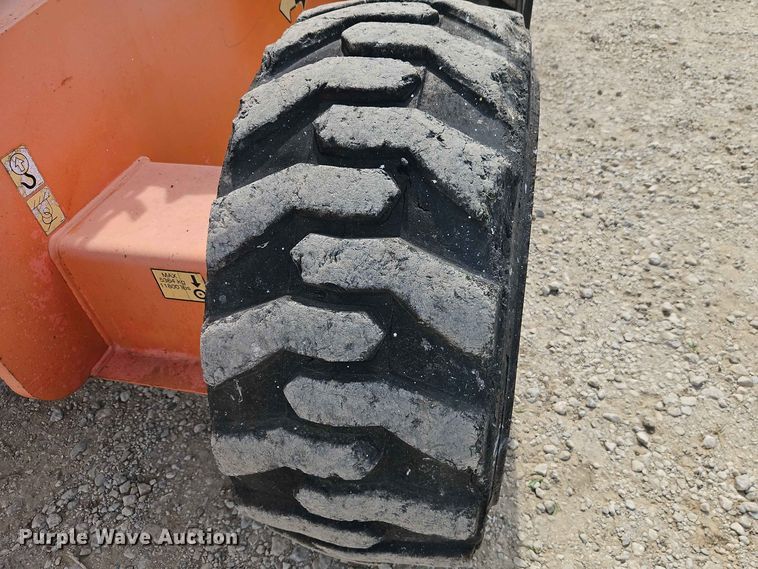 image for item EO8584 2008 JLG 600S boom lift
