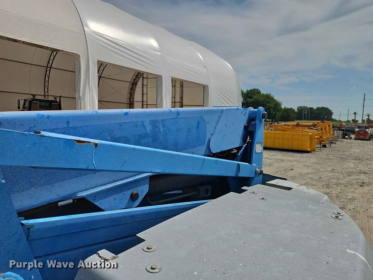 image for item EO8585 2008 Genie Z-34/22 boom lift