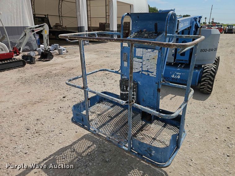 image for item EO8585 2008 Genie Z-34/22 boom lift