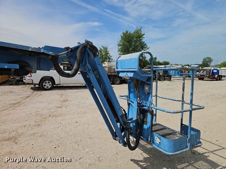 image for item EO8585 2008 Genie Z-34/22 boom lift
