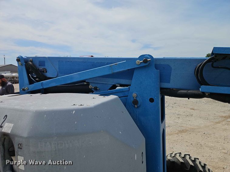 image for item EO8585 2008 Genie Z-34/22 boom lift