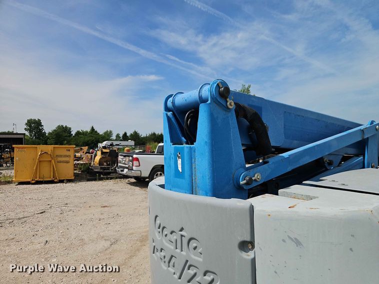 image for item EO8585 2008 Genie Z-34/22 boom lift