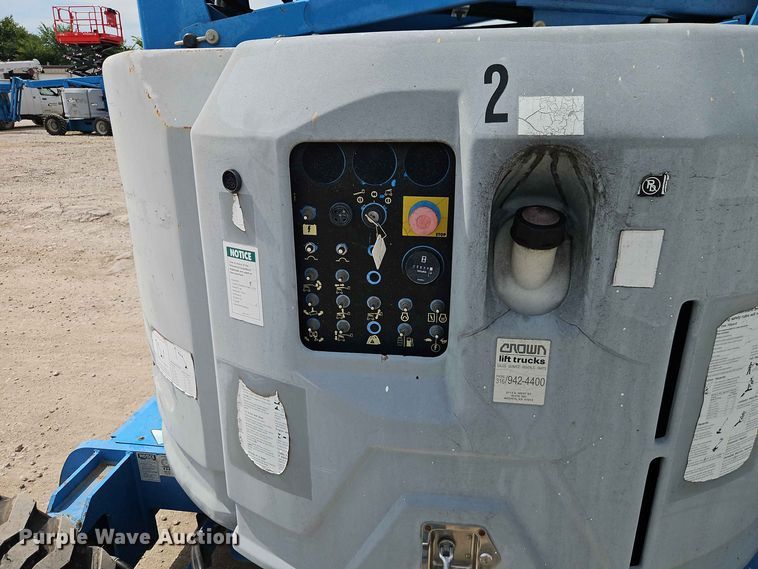 image for item EO8585 2008 Genie Z-34/22 boom lift