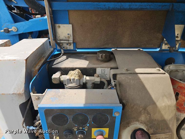 image for item EO8585 2008 Genie Z-34/22 boom lift