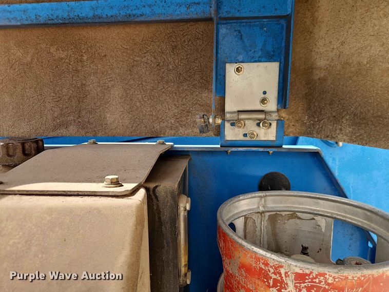 image for item EO8585 2008 Genie Z-34/22 boom lift