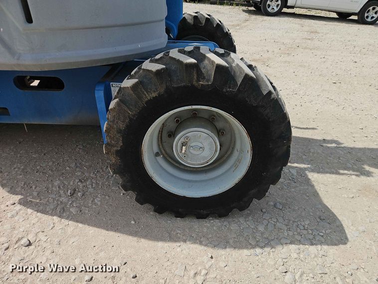 image for item EO8585 2008 Genie Z-34/22 boom lift