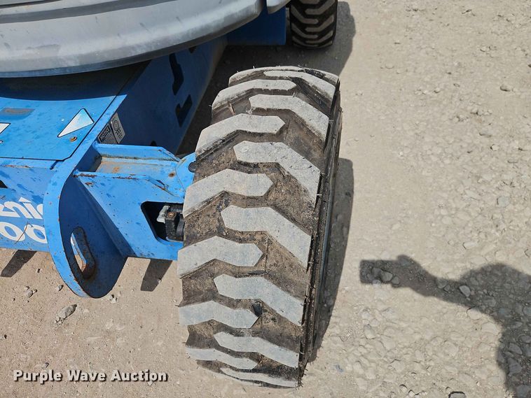 image for item EO8585 2008 Genie Z-34/22 boom lift