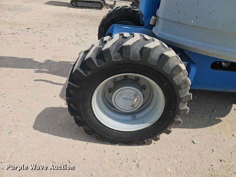 image for item EO8585 2008 Genie Z-34/22 boom lift