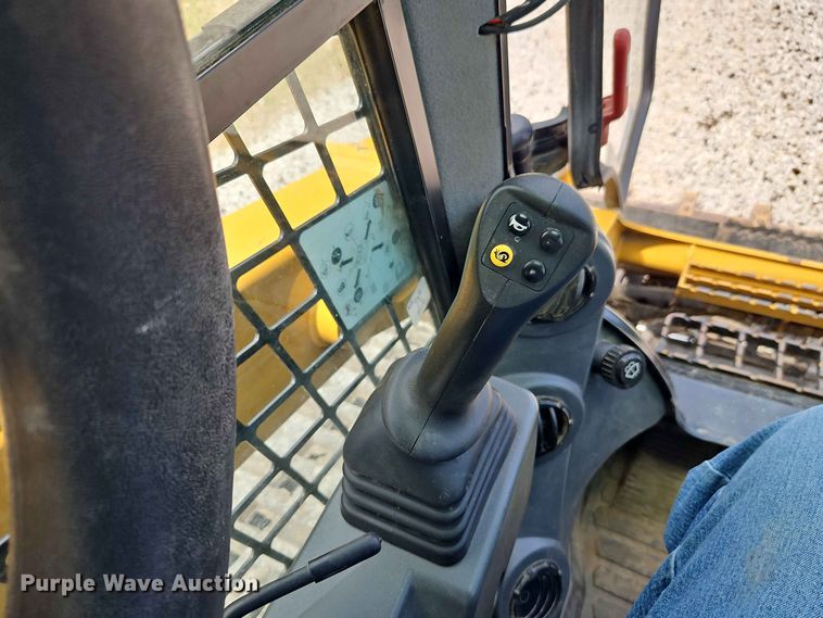 image for item EO8587 2020 Caterpillar 299D3 tracked skid steer loader
