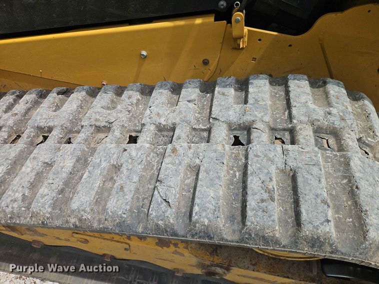 image for item EO8587 2020 Caterpillar 299D3 tracked skid steer loader