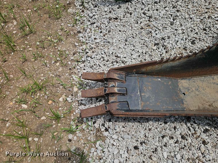 image for item EO8588 Blue Diamond skid steer stump bucket