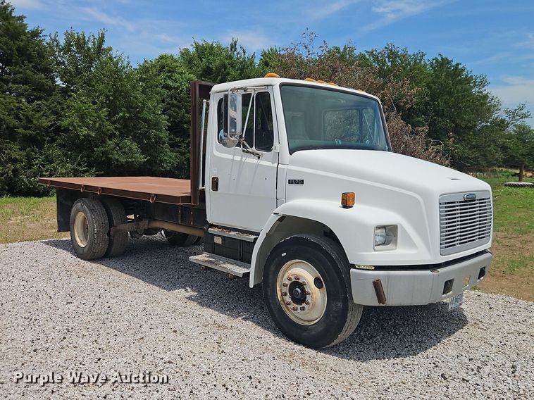 image for item EO8589 2002 Freightliner FL70 flatbed truck