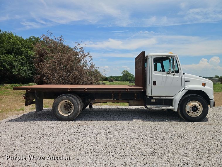 image for item EO8589 2002 Freightliner FL70 flatbed truck
