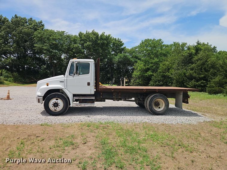image for item EO8589 2002 Freightliner FL70 flatbed truck