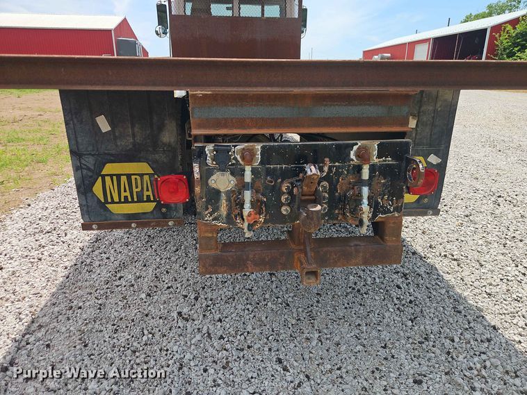 image for item EO8589 2002 Freightliner FL70 flatbed truck