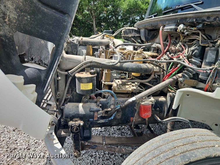 image for item EO8589 2002 Freightliner FL70 flatbed truck