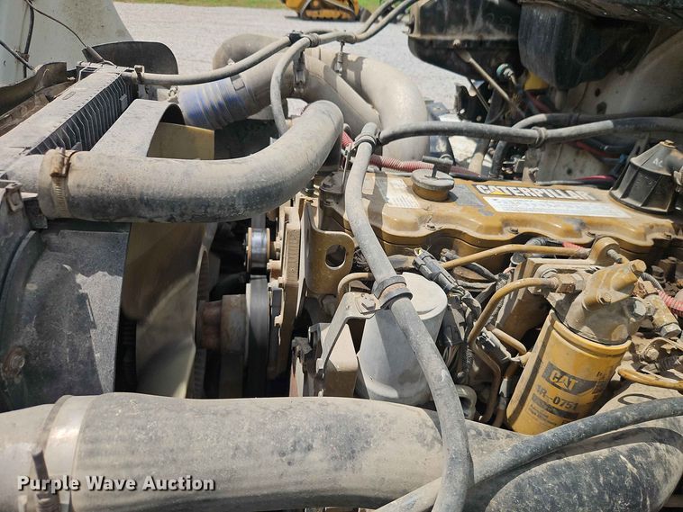 image for item EO8589 2002 Freightliner FL70 flatbed truck