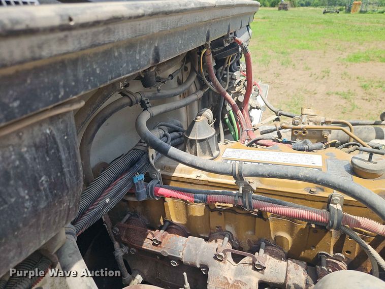 image for item EO8589 2002 Freightliner FL70 flatbed truck