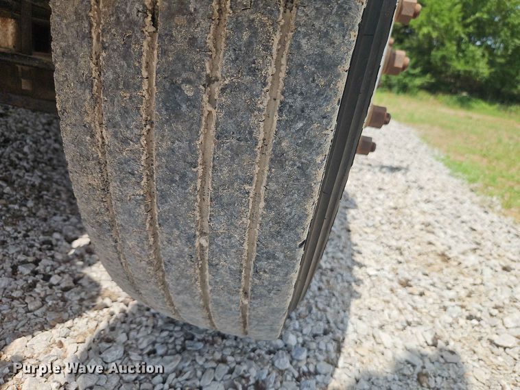 image for item EO8589 2002 Freightliner FL70 flatbed truck