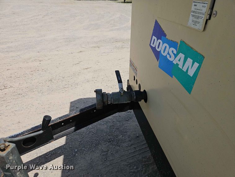 image for item EO8590 2013 Doosan VHP400WJD-FX-T3 air compressor