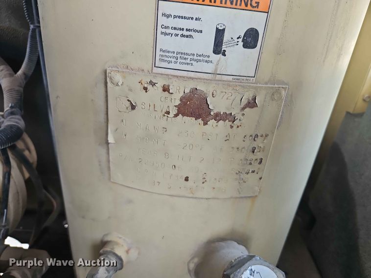 image for item EO8590 2013 Doosan VHP400WJD-FX-T3 air compressor