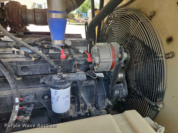 image for item EO8590 2013 Doosan VHP400WJD-FX-T3 air compressor