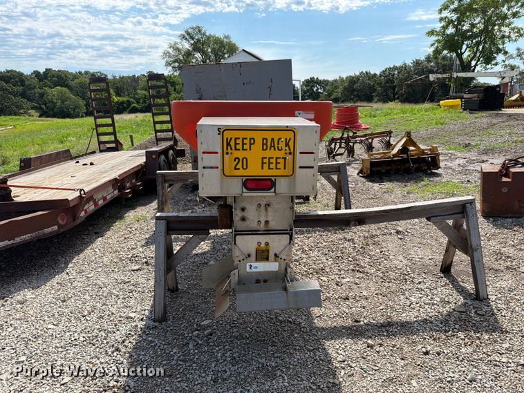 image for item EO8608 Swenson salt spreader