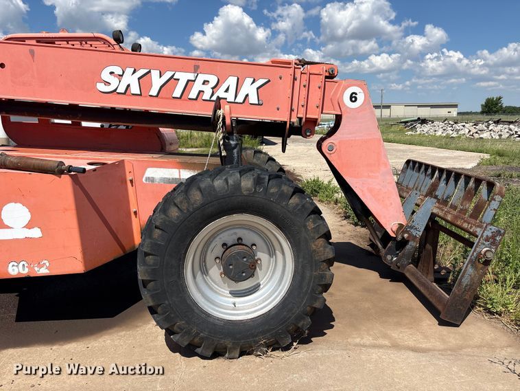 image for item EP0895 2005 Skytrak 6042 telehandler