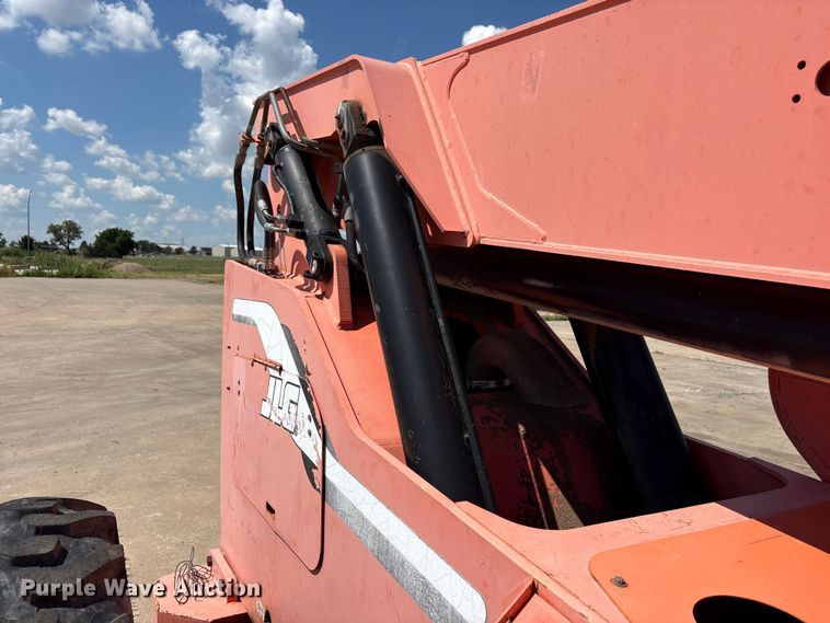 image for item EP0895 2005 Skytrak 6042 telehandler