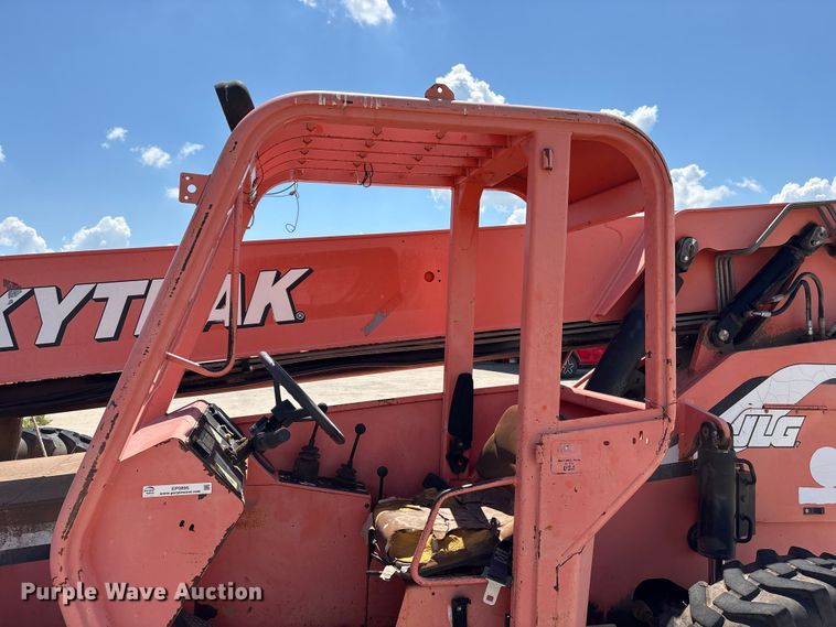 image for item EP0895 2005 Skytrak 6042 telehandler