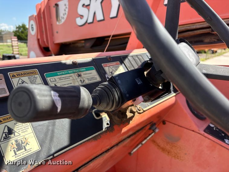 image for item EP0895 2005 Skytrak 6042 telehandler