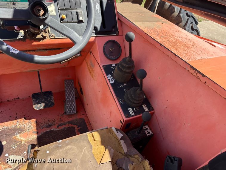 image for item EP0895 2005 Skytrak 6042 telehandler