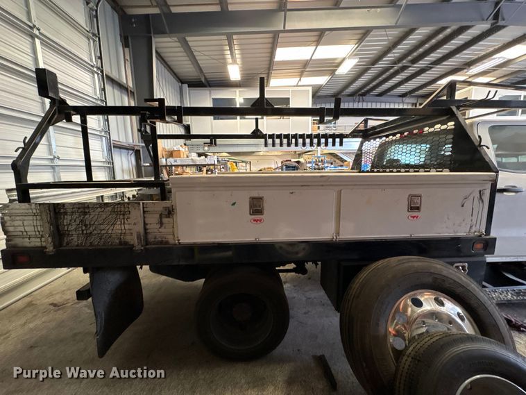 image for item EP3006 2021 Chevrolet GM515 Crew Cab flatbed truck