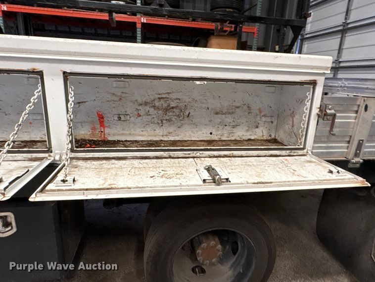 image for item EP3006 2021 Chevrolet GM515 Crew Cab flatbed truck