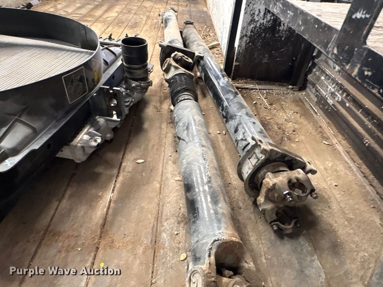 image for item EP3006 2021 Chevrolet GM515 Crew Cab flatbed truck