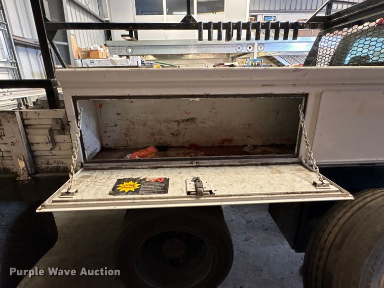image for item EP3006 2021 Chevrolet GM515 Crew Cab flatbed truck