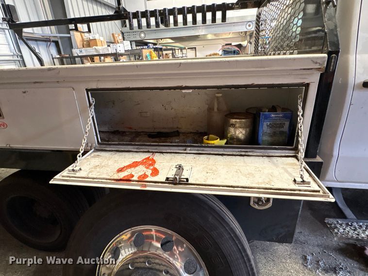 image for item EP3006 2021 Chevrolet GM515 Crew Cab flatbed truck