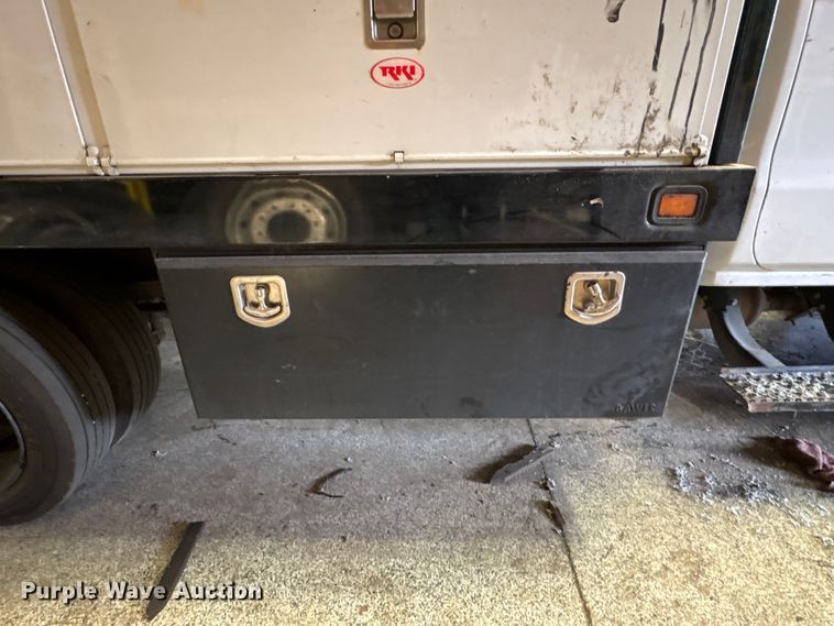 image for item EP3006 2021 Chevrolet GM515 Crew Cab flatbed truck
