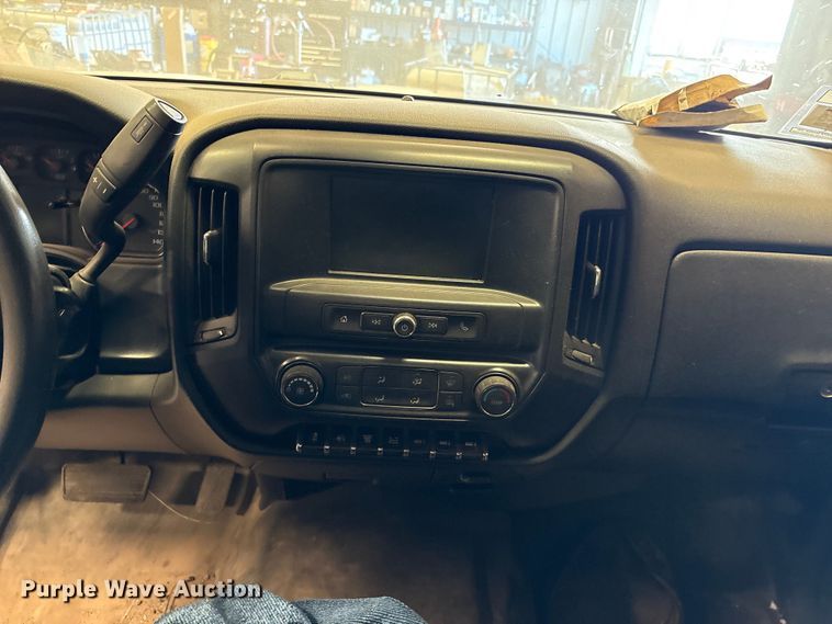 image for item EP3006 2021 Chevrolet GM515 Crew Cab flatbed truck