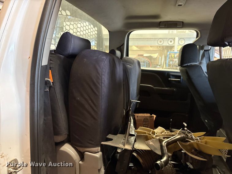 image for item EP3006 2021 Chevrolet GM515 Crew Cab flatbed truck