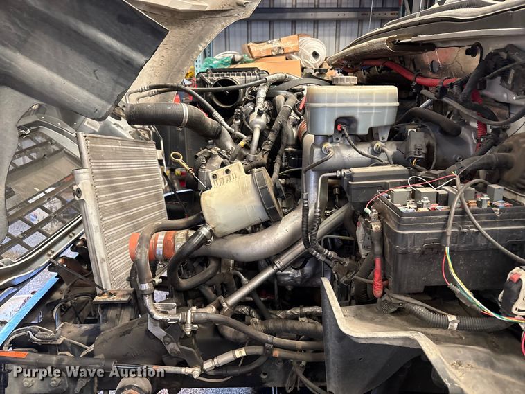 image for item EP3006 2021 Chevrolet GM515 Crew Cab flatbed truck