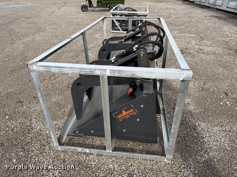 image for item EQ8044 2026 LandHonor SGB-11-72W skid steer grapple bucket