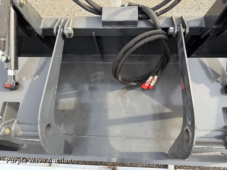 image for item EQ8044 2026 LandHonor SGB-11-72W skid steer grapple bucket
