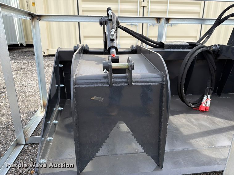 image for item EQ8044 2026 LandHonor SGB-11-72W skid steer grapple bucket