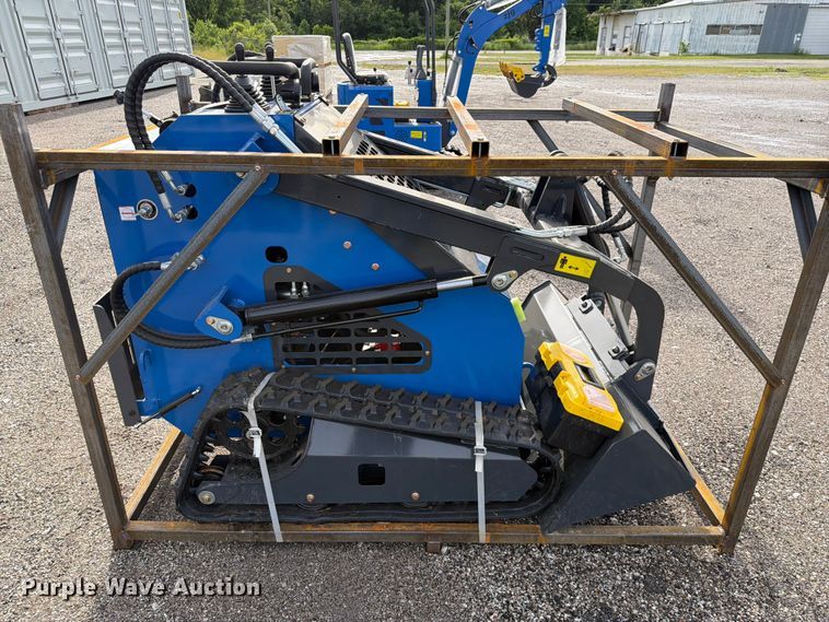 image for item EQ8045 2026 ZJG ZJ-380 compact utility loader